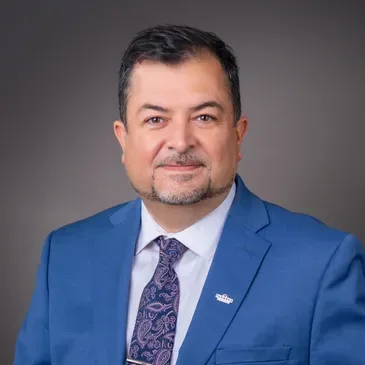 Javier Calvo, agente de seguros comerciales en Murrieta, California